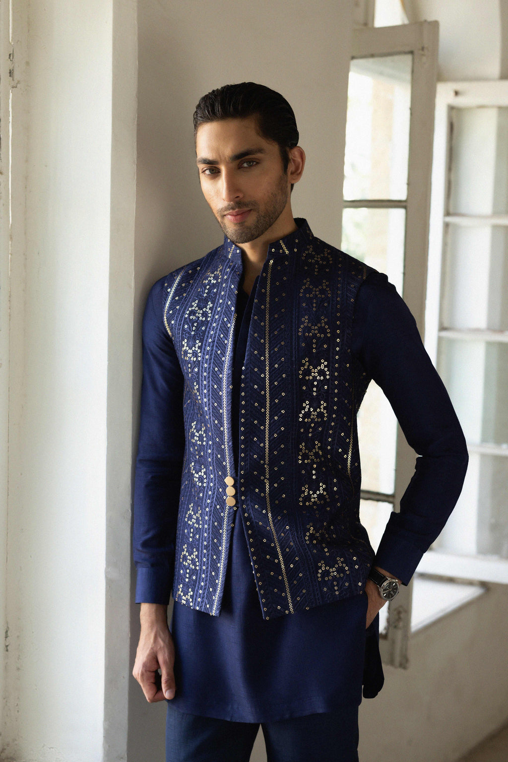 THE MIDNIGHT ORNATE VEST SET