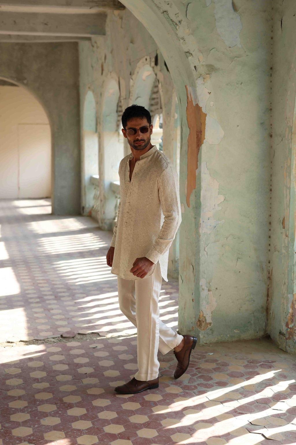 EMBROIDERED IVORY KURTA