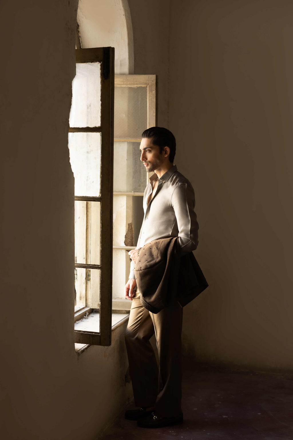 THE MOCHA URBAN SUIT