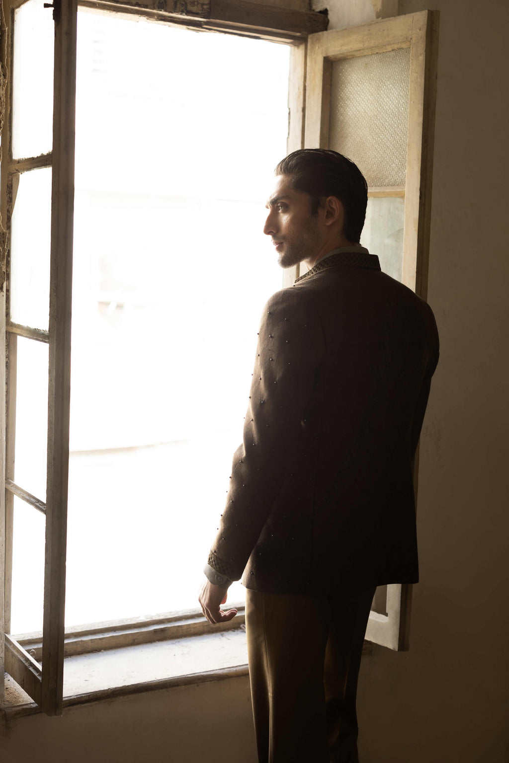 THE MOCHA URBAN SUIT