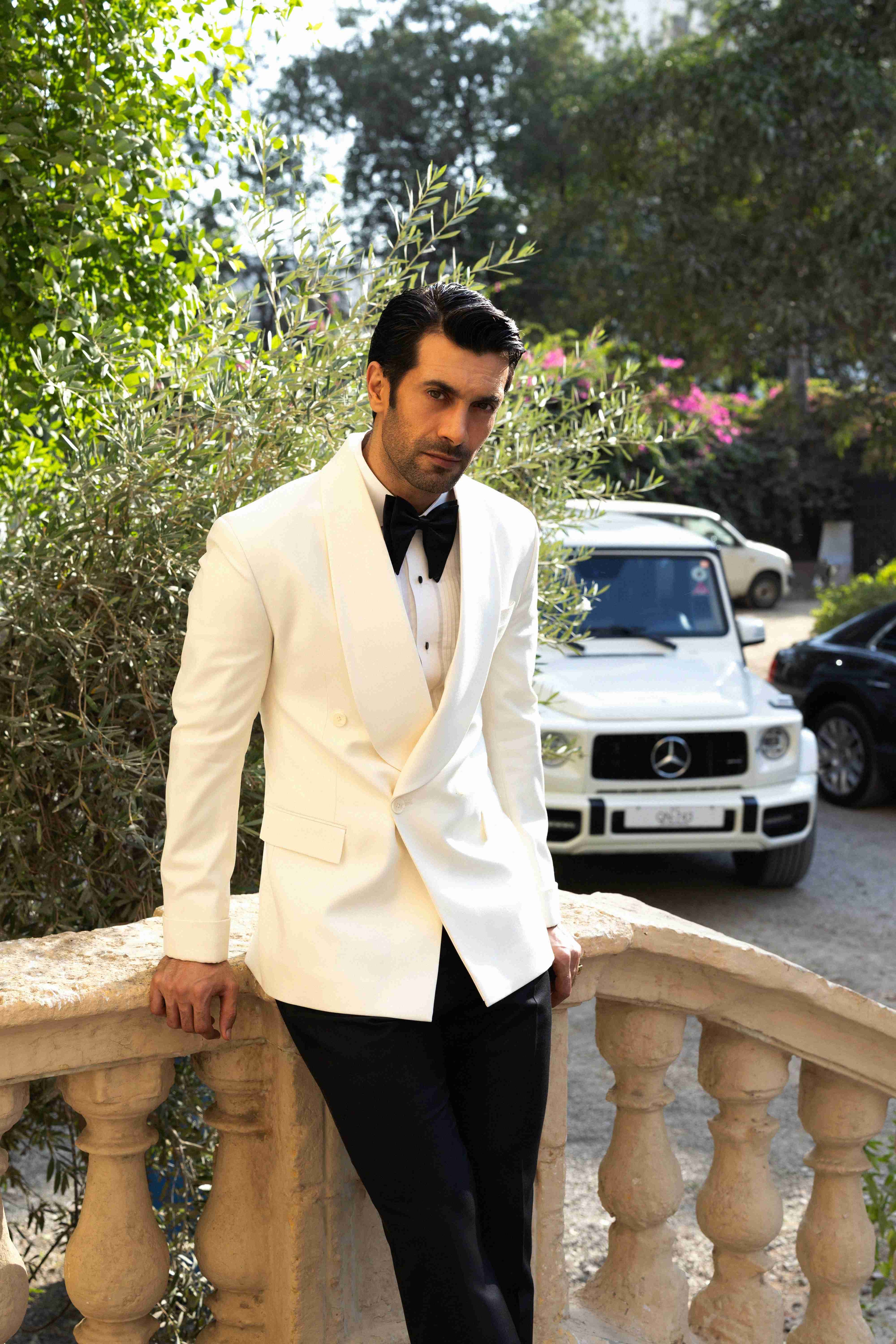 THE WHITE IMPERIAL TUX