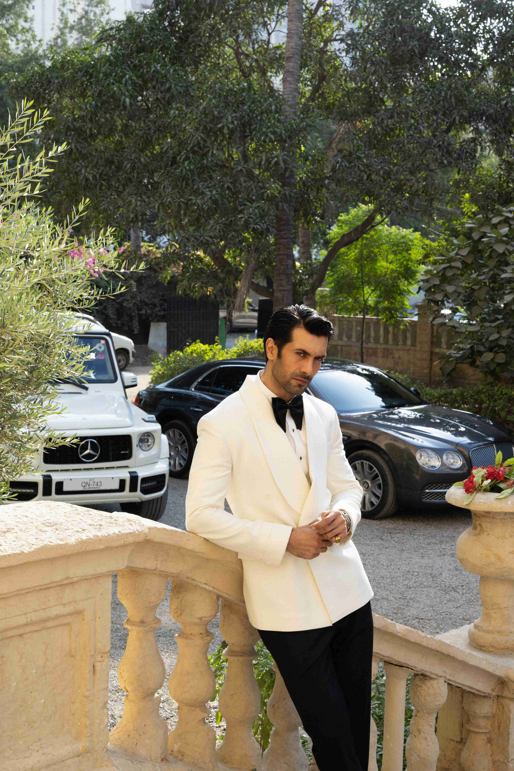 THE WHITE IMPERIAL TUX