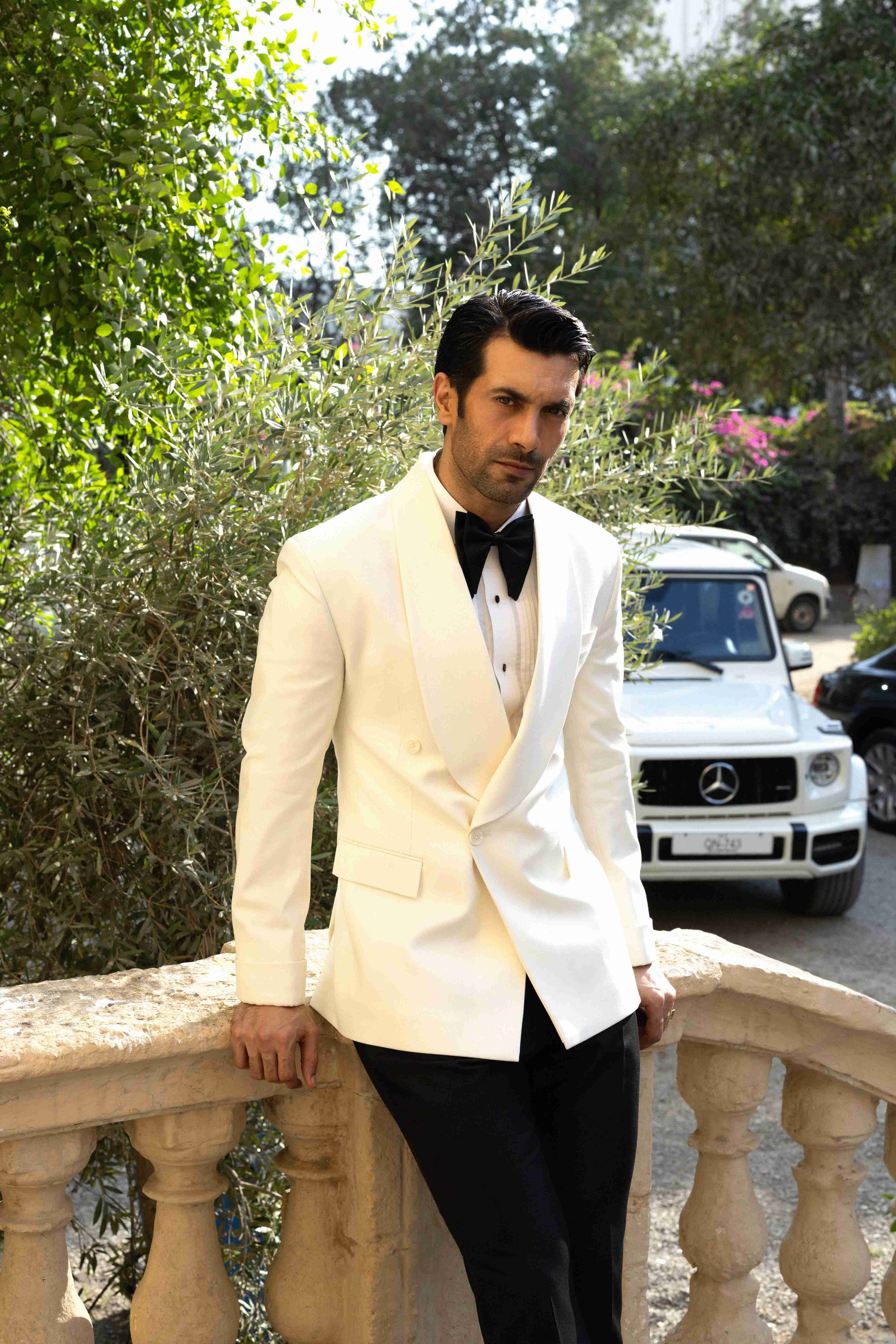 THE WHITE IMPERIAL TUX